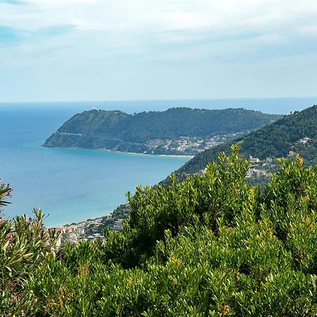Alassio-villa-sea-view Apartmán *