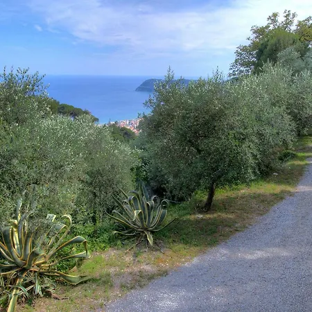 Apartamento Alassio-villa-sea-view