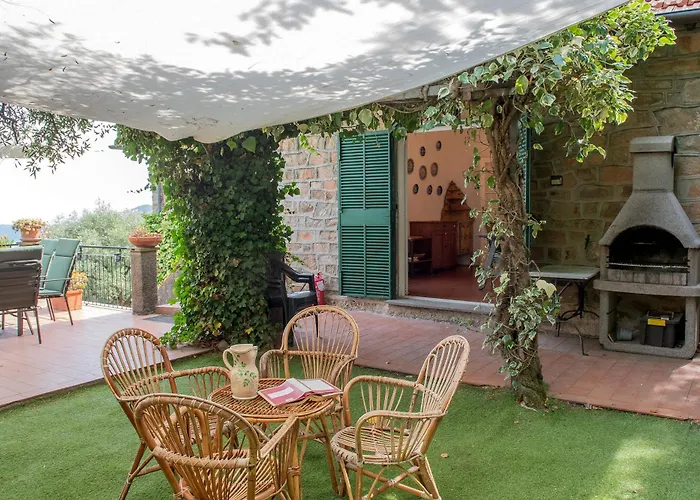 Alassio-villa-sea-view شقة